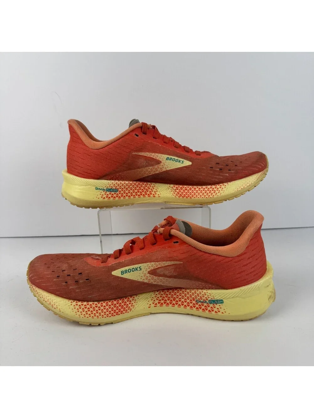 Brooks Hyperion Tempo Womens Size 8.5 B Coral Cream Running Shoes 1203281B786